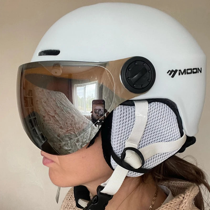 MOON Skiing Helmet Integrally-Molded PC+EPS Goggles Ski Helmet Outdoor for Adults Kids Sport Ski Snowboard Skateboard Helmets